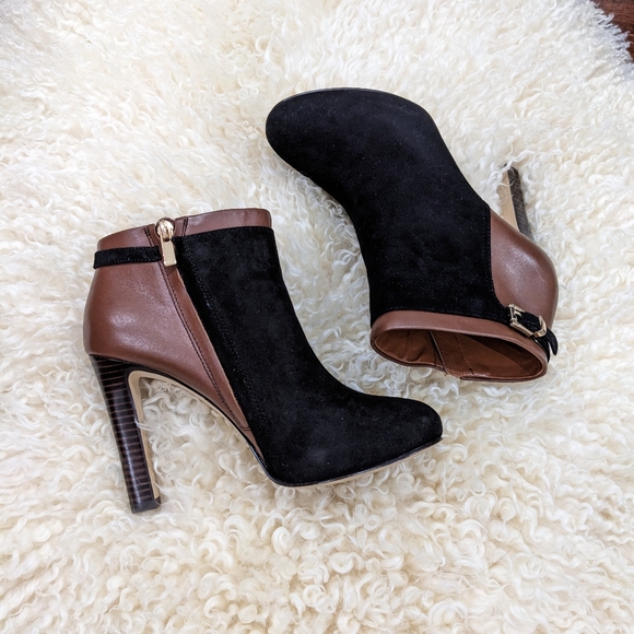 Banana Republic Trinna Ankle Bootie 6.5 - Picture 3 of 7